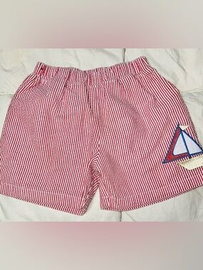 The Beaufort Bonnet red seersucker shorts w/sailboat applique sz 3T EUC
